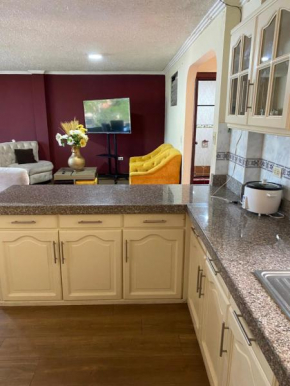 V-Excelente departamentos con elegantes muebles y 3 dormitorios con garage incluido